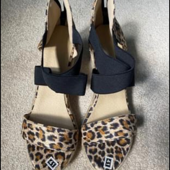 Leopard Print Wedges - Picture 2 of 4